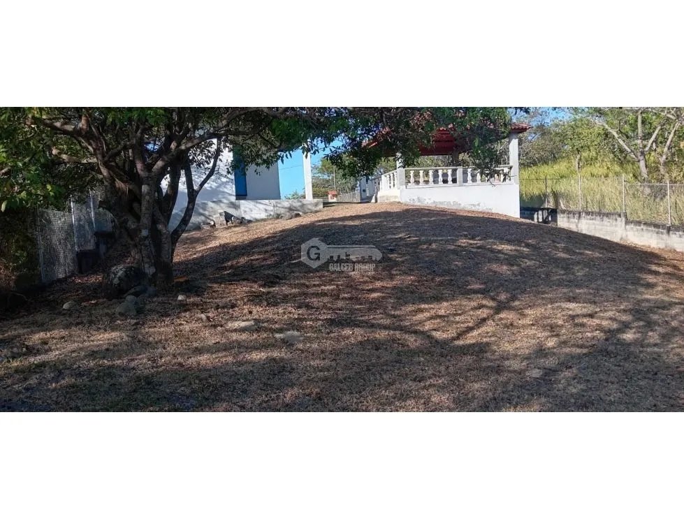 SE VENDE TERRENO EN LAGOMAR SAN CARLOS CON GAZEBO FRENTE AL LAGO