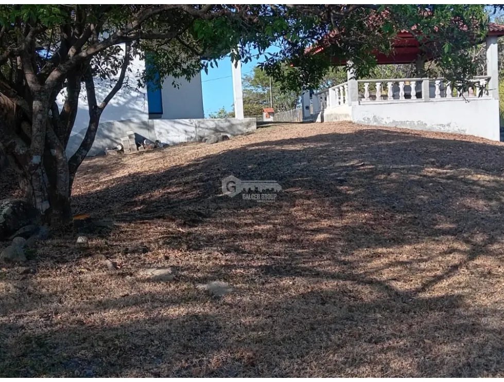 SE VENDE TERRENO EN LAGOMAR SAN CARLOS CON GAZEBO FRENTE AL LAGO