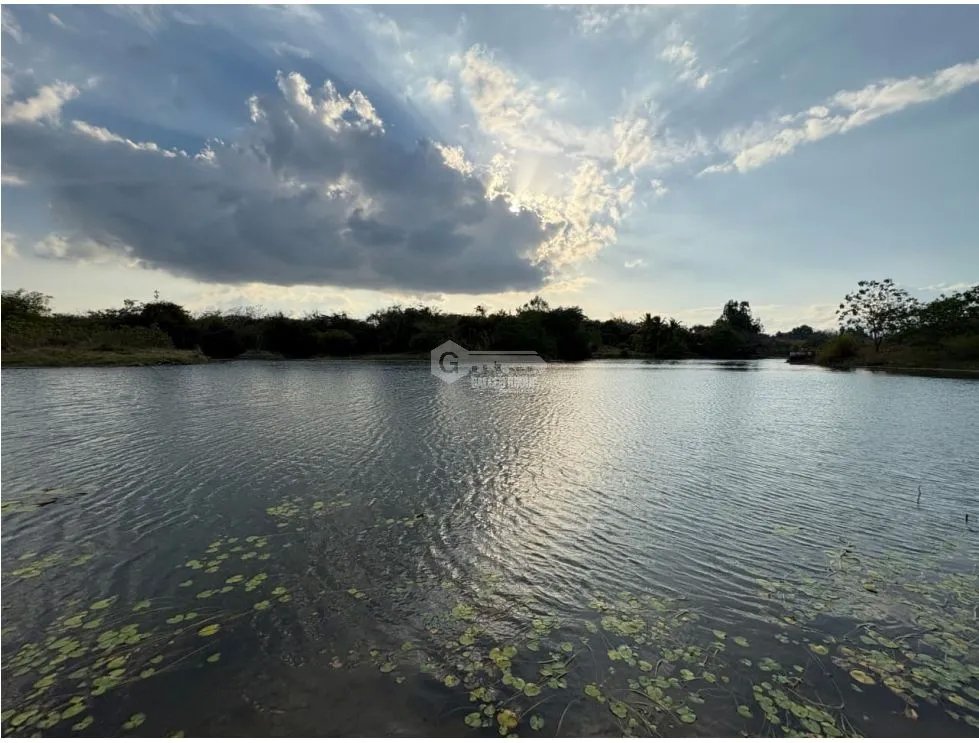 SE VENDE TERRENO EN LAGOMAR SAN CARLOS CON GAZEBO FRENTE AL LAGO