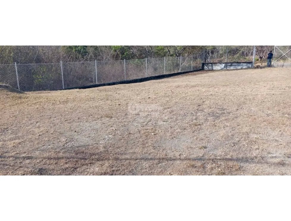 SE VENDE TERRENO CON GAZEBO FRENTE AL LAGO EN SAN CARLOS LAGOMAR