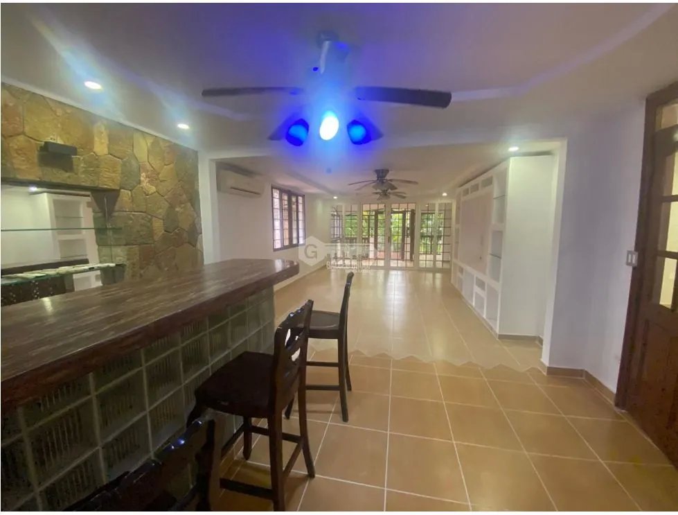 Single Family House for sale in Altos del Golf