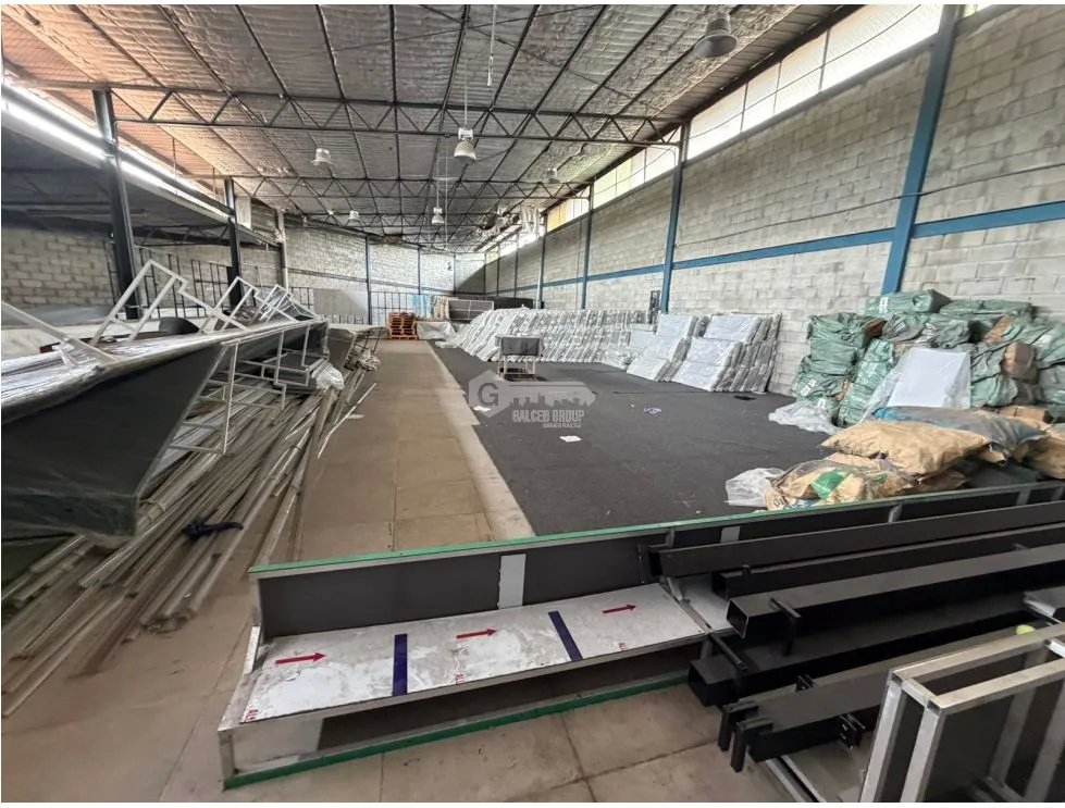 SE VENDE TERRENO CON OFICINAS Y GALERAS EN RIO ABAJO CODIGO C-2 RM1
