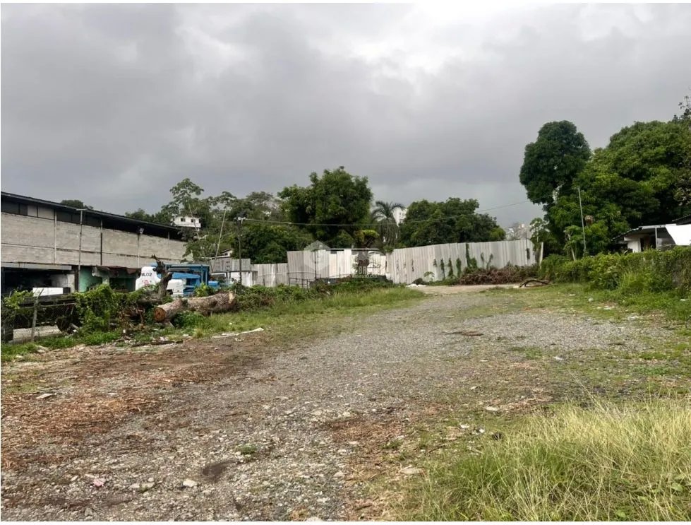 RIO ABAJO / TERRENO CON OFICINAS Y GALERAS / 4452M / CODIGO C-2 RM1