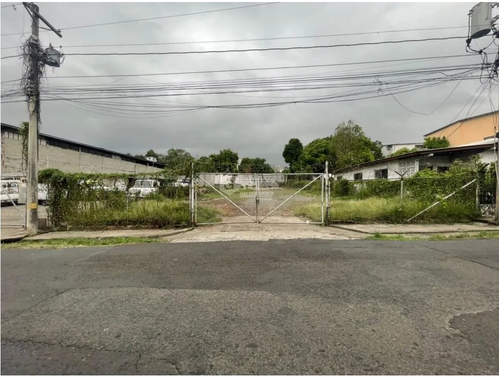 RIO ABAJO / TERRENO CON OFICINAS Y GALERAS / 4452M / CODIGO C-2 RM1