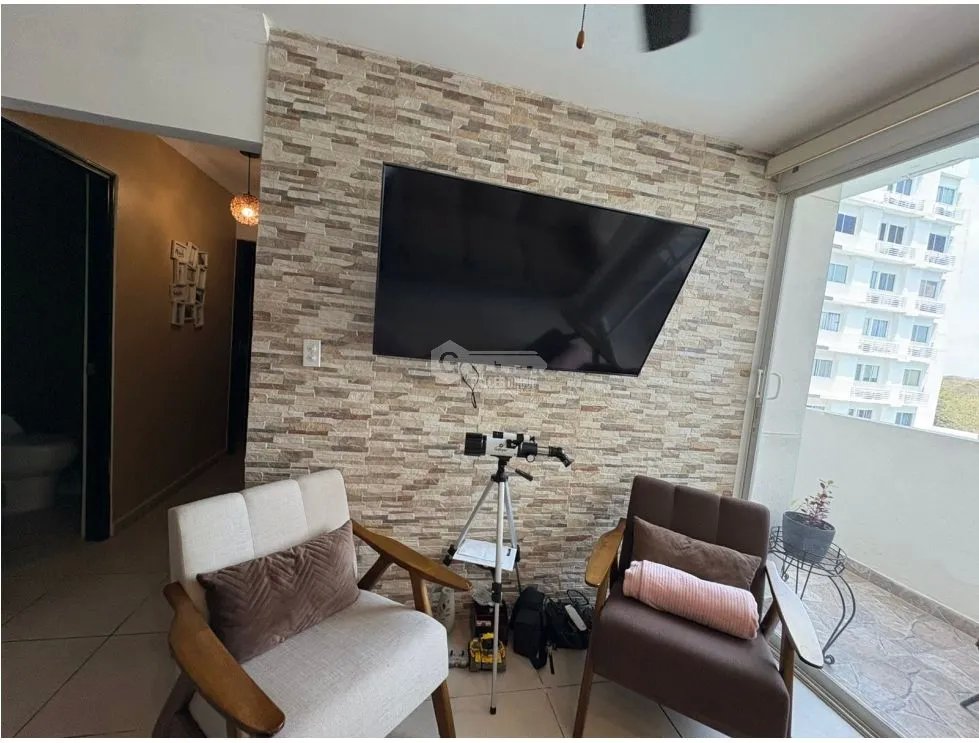 SE VENDE APARTAMENTOE EN SAN CARLOS PH IBIZA OCEAN VIEW CON BALCON