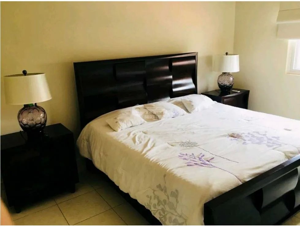 QUINTAS DE VERSALLES / 256m2 / 3 HABITAC. / LINEA BLANCA / YA