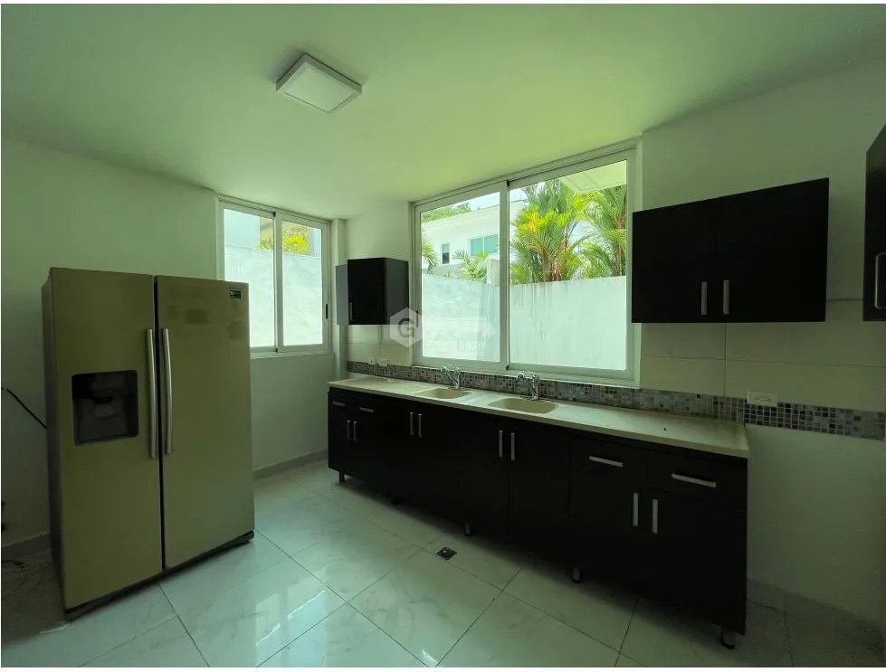 ALTOS DE PANAMÁ / HORIZONTES / 4 HABITACION / 420M / LINEA BLANCA