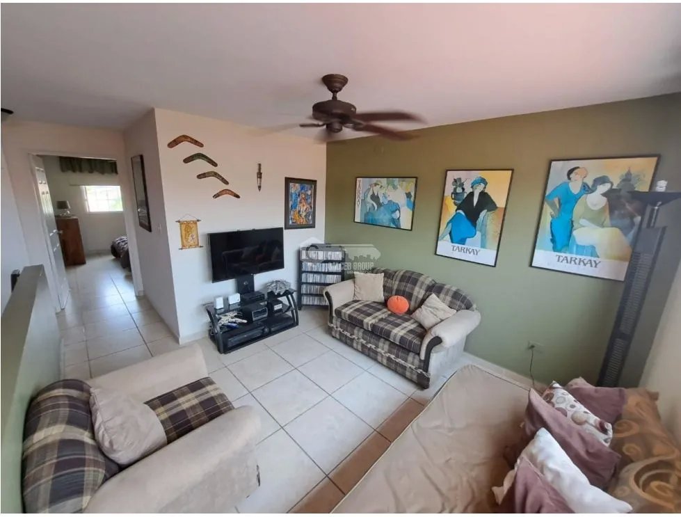 SE VENDE CASA DE 2 NIVELES EN PH BRISAS VILLAGE CON TERRAZA Y PATIO
