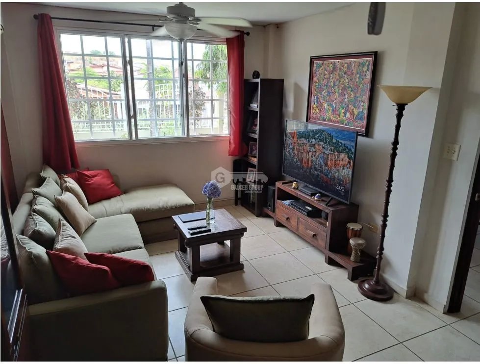 SE VENDE CASA DE 2 NIVELES EN PH BRISAS VILLAGE CON TERRAZA Y PATIO