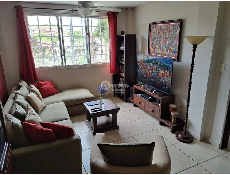 SE VENDE CASA DE 2 NIVELES EN PH BRISAS VILLAGE CON TERRAZA Y PATIO
