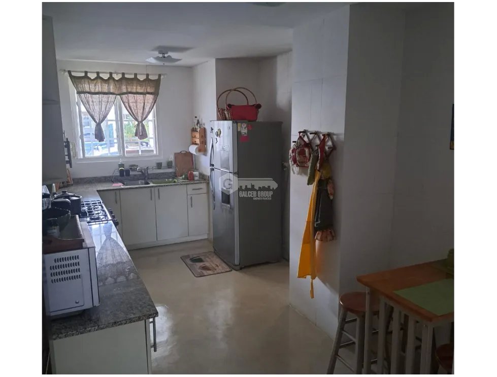 SE VENDE CASA DE 2 NIVELES EN PH BRISAS VILLAGE CON TERRAZA Y PATIO