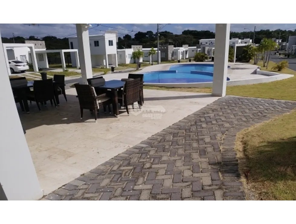 SE VENDE CASA EN SAN CARLOS THE VILLAGE BEACH RESIDENCES CON PATIO