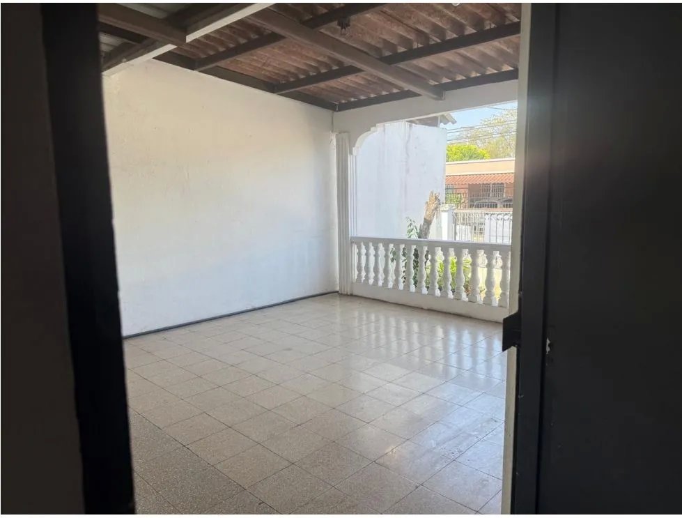 SE VENDE CASA EN ALTOS DE CERRO VIENTO CON 3 HABITACIONES Y 2 TERRAZAS