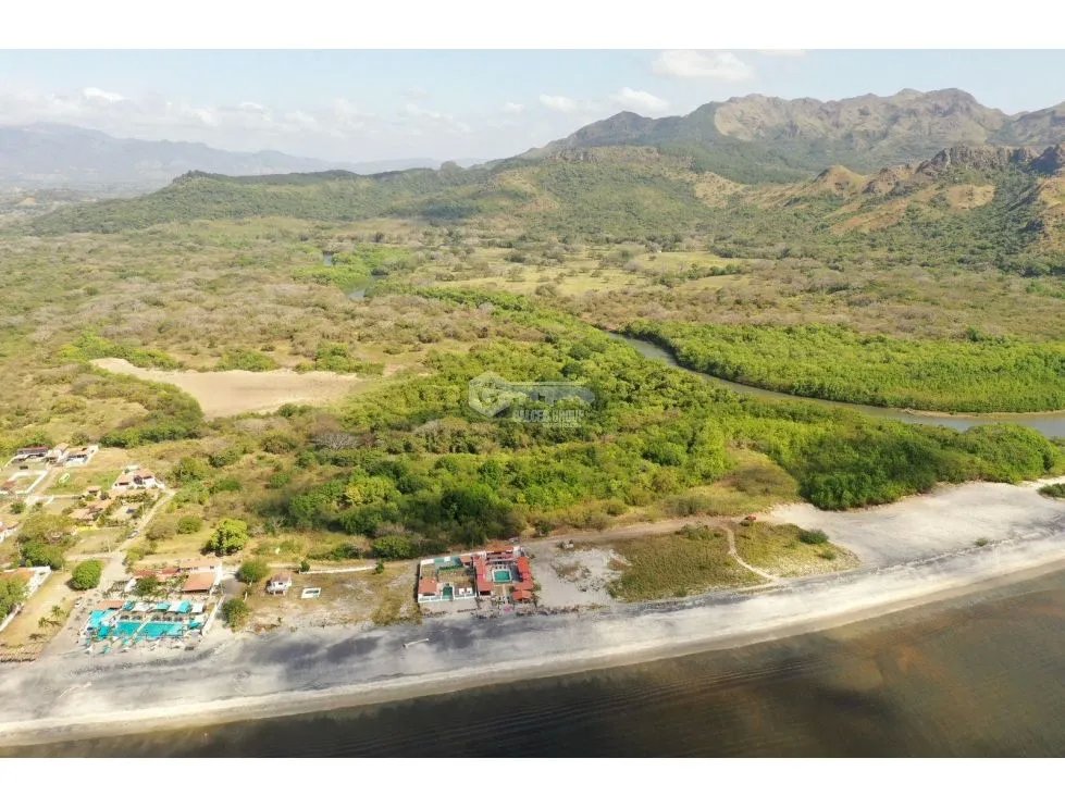 PLAYA MALIBU / GORGONA / TERRENO FRENTE AL MAR / 1002M