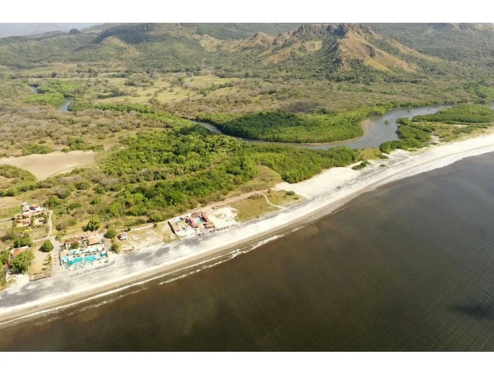 PLAYA MALIBU / GORGONA / TERRENO FRENTE AL MAR / 1002M