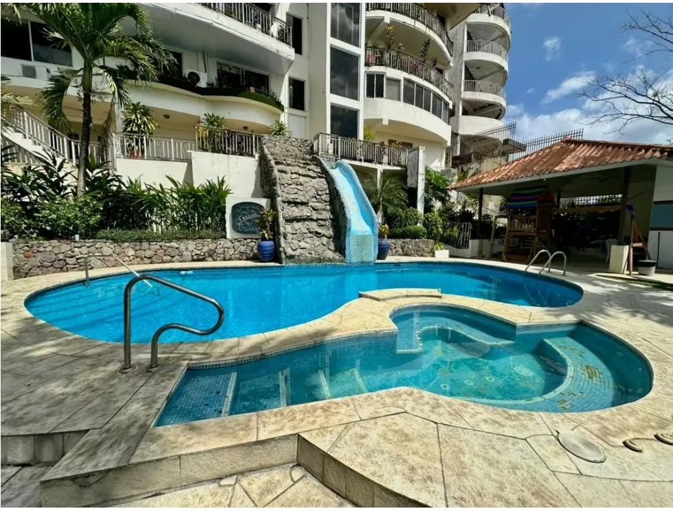 ALTOS DE SANTA MARIA / 954M / 6 NIVELES / 6 HABITACIONES / PISCINA