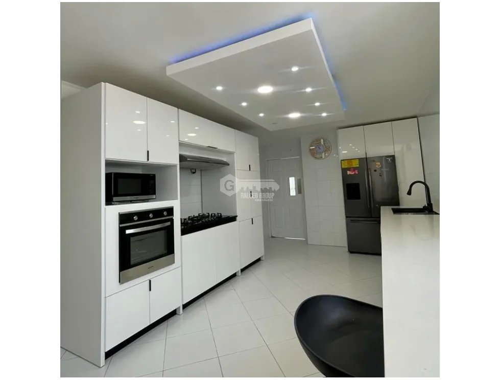 OBARRIO / PH LA FONTANA / 210M / 4 HABITACIÓN / 4 BAÑOS / 2 PARKING
