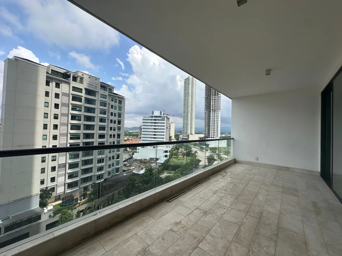 Apartment For Sale in PH Albratoss