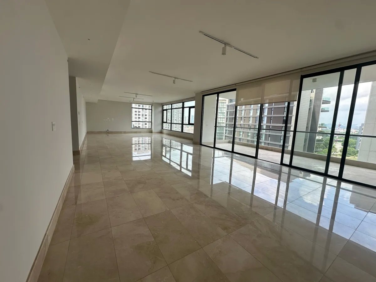 Apartment For Sale in PH Albratoss