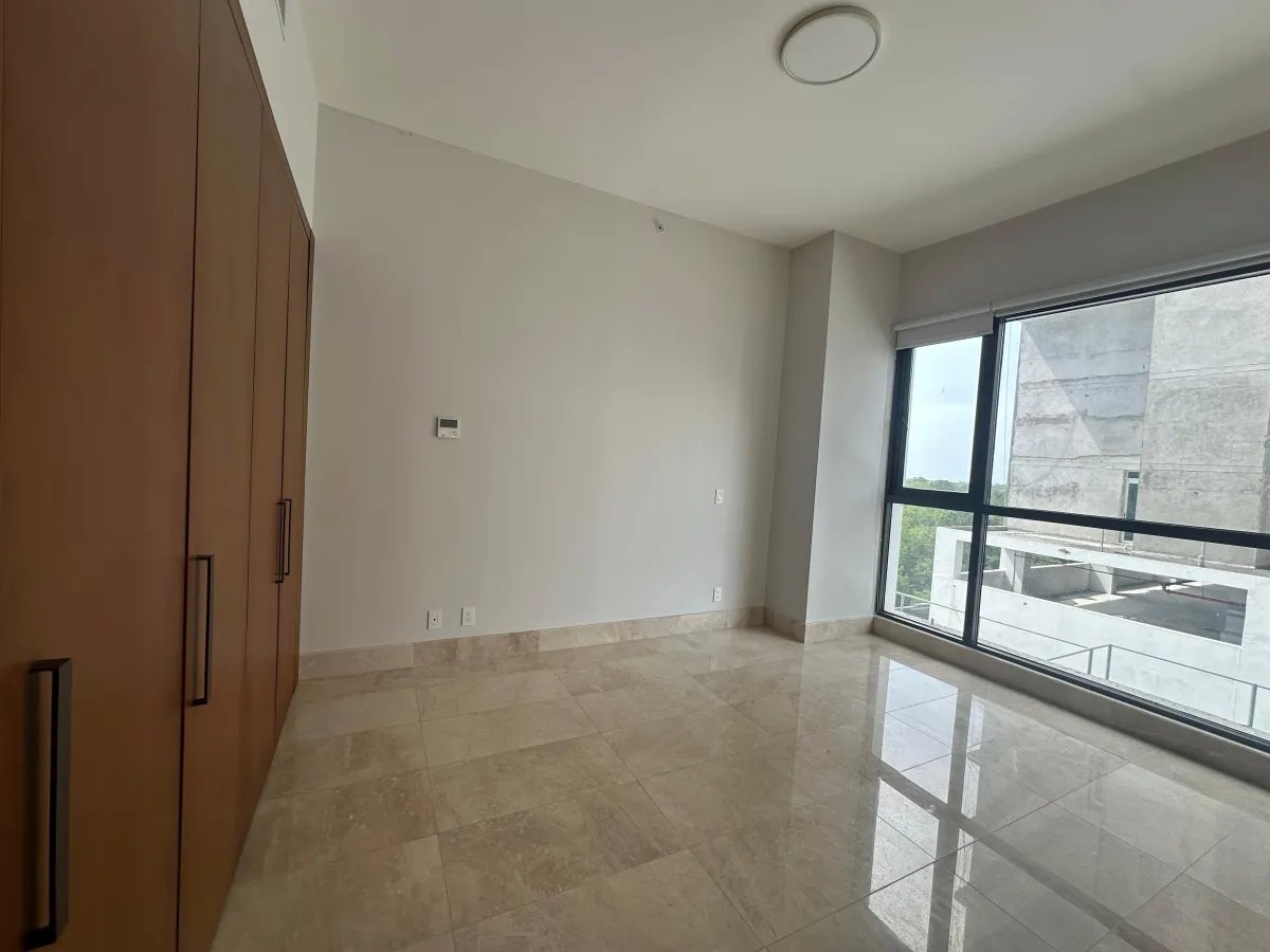 Apartment For Sale in PH Albratoss