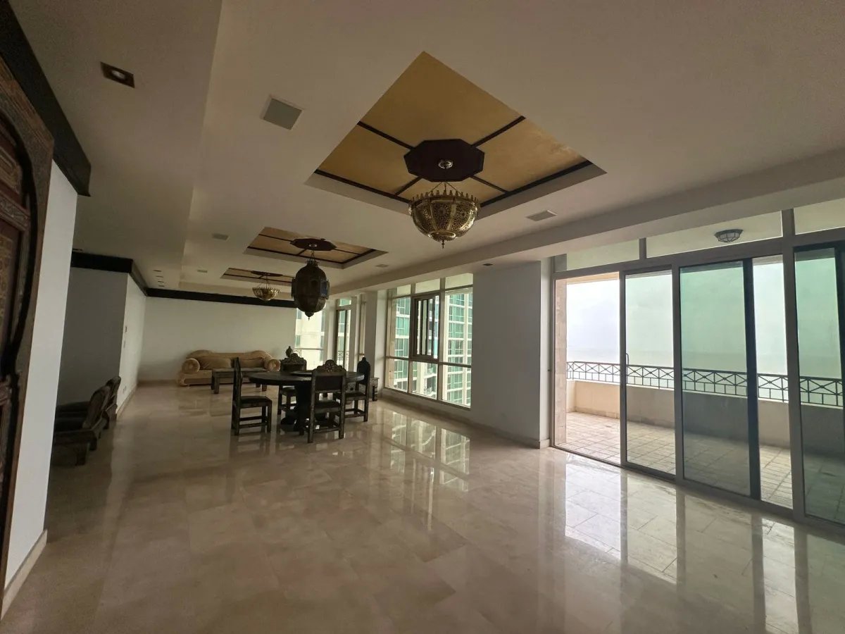 Apartment For Sale in PH Pacific Point