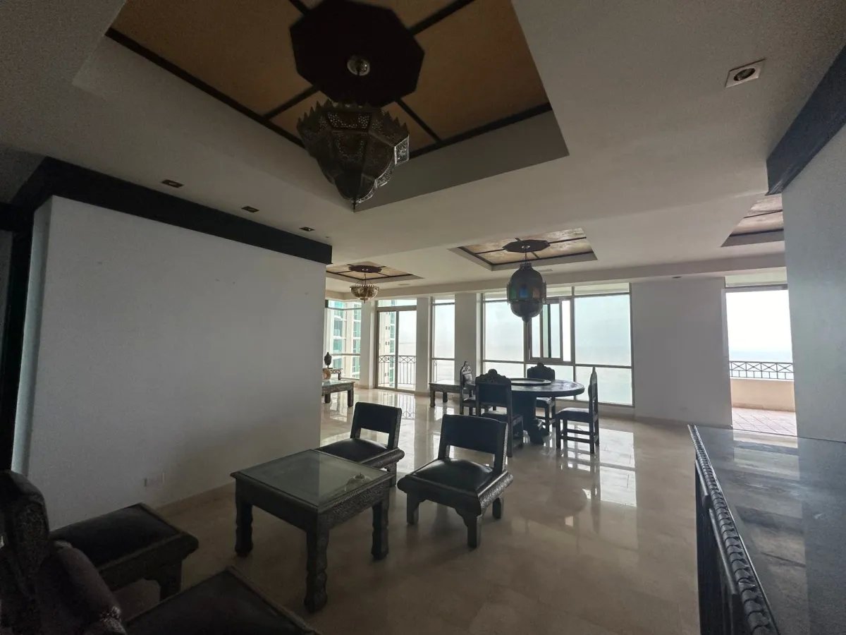 Apartment For Sale in PH Pacific Point