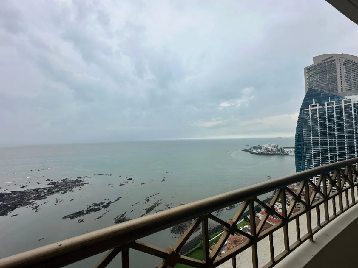 Apartment For Sale in PH Pacific Point