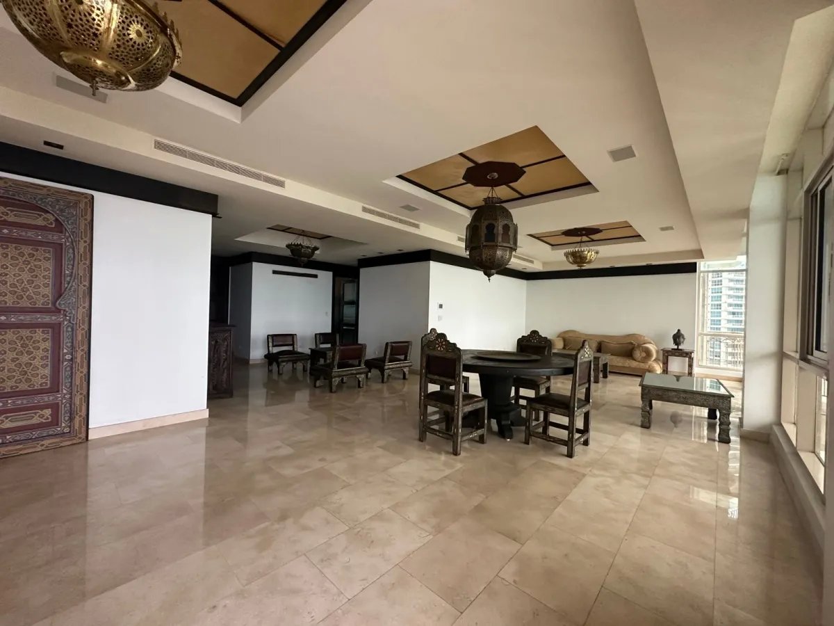 Apartment For Sale in PH Pacific Point