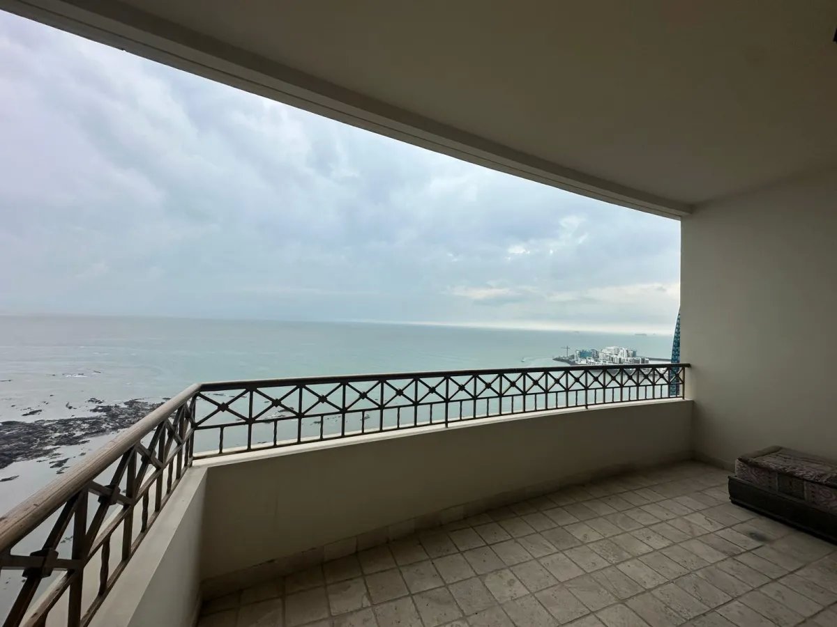Apartment For Sale in PH Pacific Point