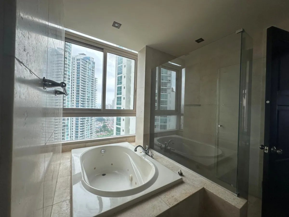 Apartment For Sale in PH Pacific Point