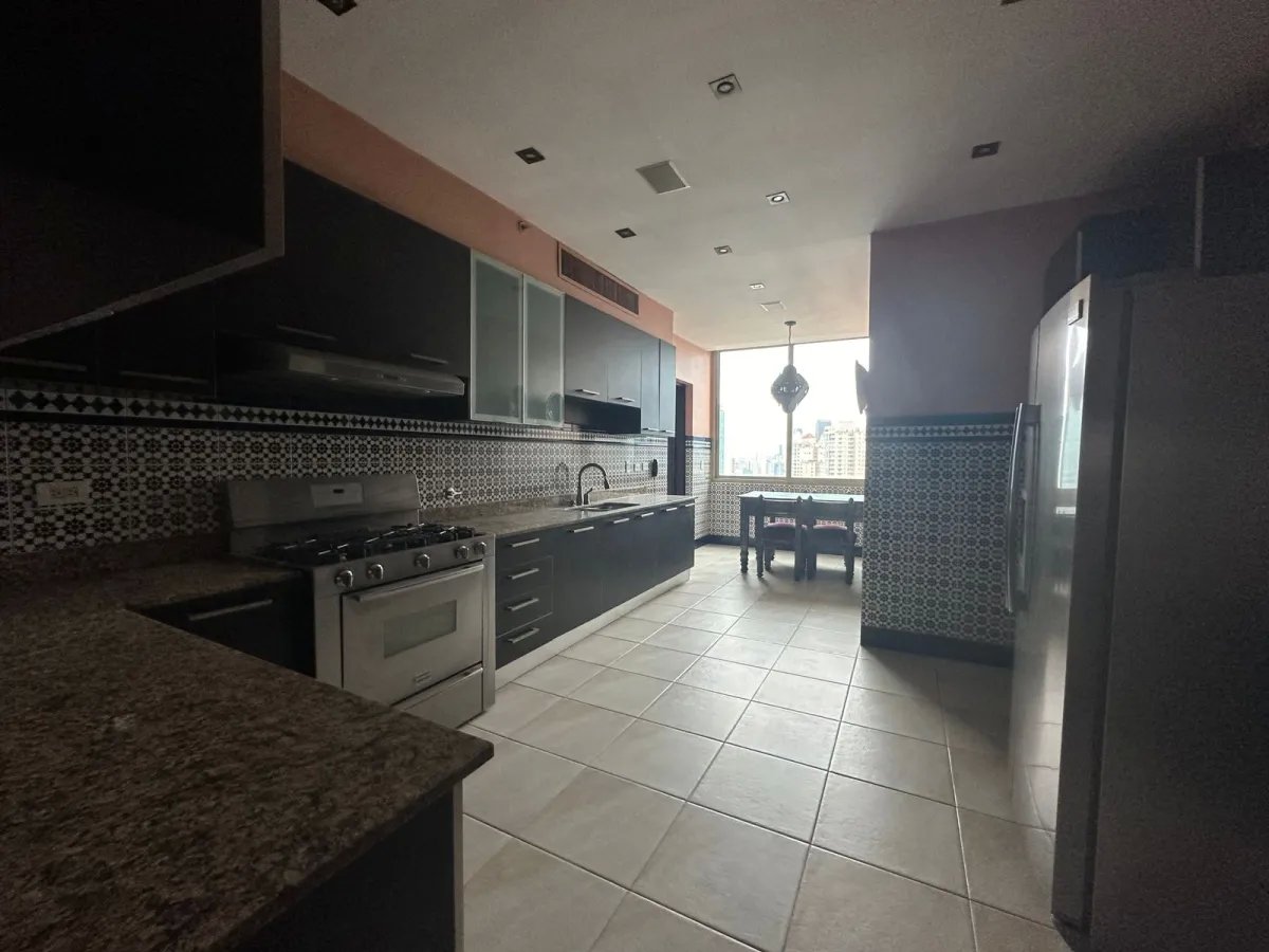 Apartment For Sale in PH Pacific Point