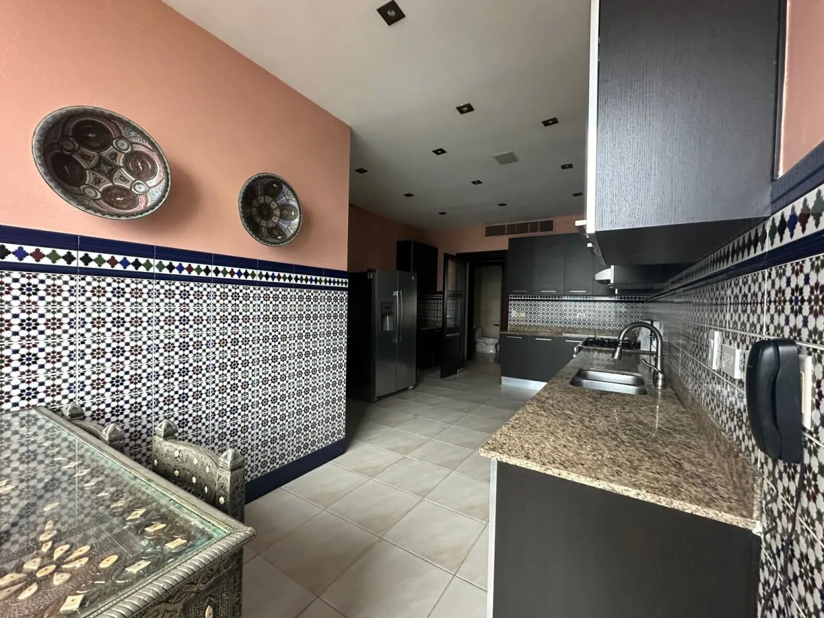 Apartment For Sale in PH Pacific Point