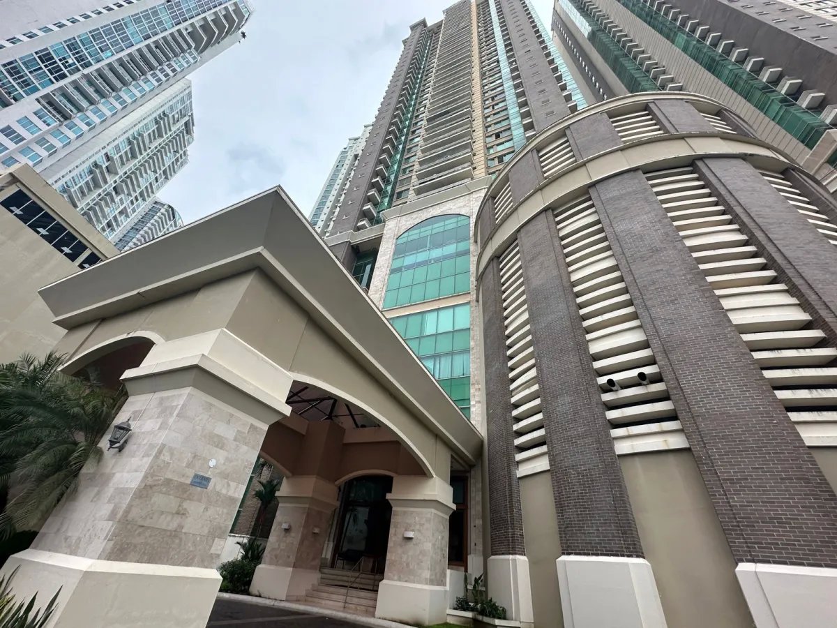Apartment For Sale in PH Pacific Point