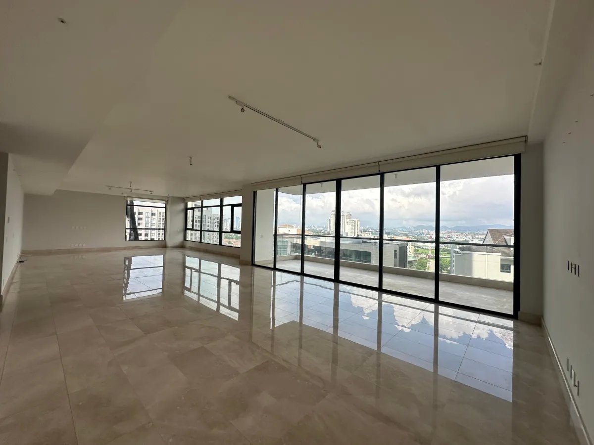 Apartment For Sale in PH Albratoss