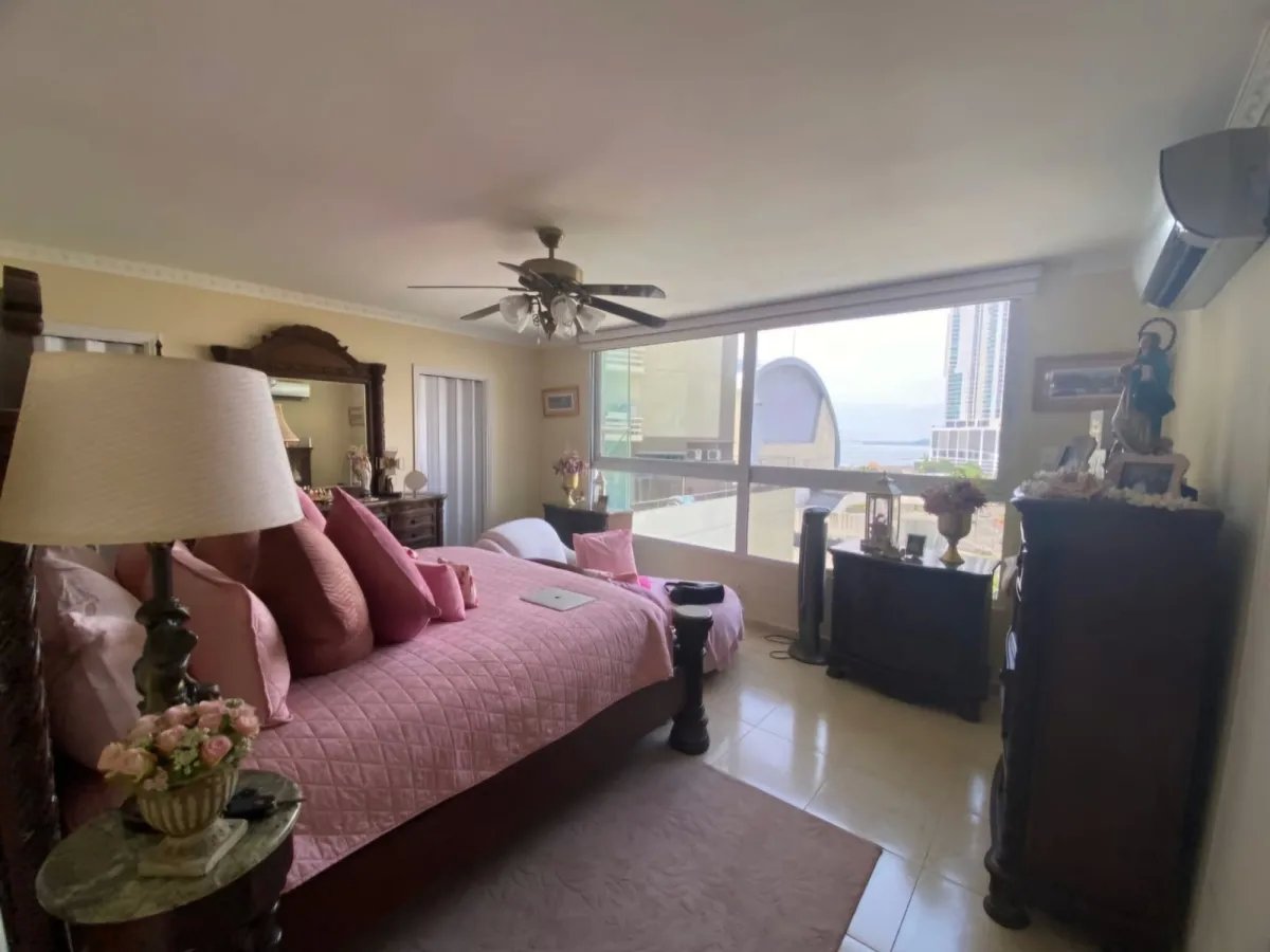 Apartment For Sale in Venta de apartamento en PH Pacific Star, Punta Pacífica