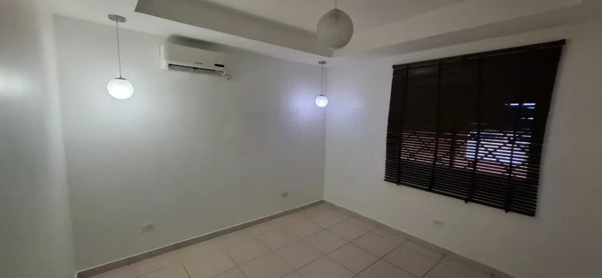 Single Family Detached For Rent in Residencial verde real