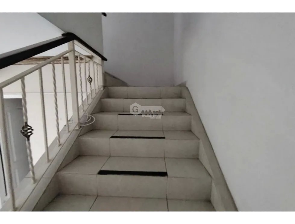SE VENDE CASA EN LAS CUMBRES URB. SAN ANDRES FRENTE AL METRO