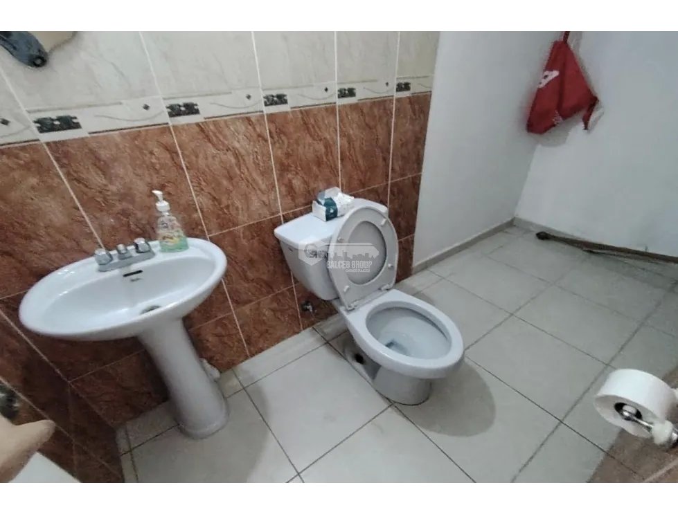 LAS CUMBRES / URB. SAN ANDRES / 184M / 3 HABITACION / FRENTE AL METRO