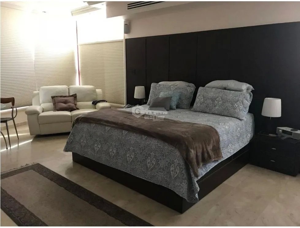 SE VENDE APARTAMENTO PH GOLDEN PALACE 354M 3 HABITACIONES 3 PARKING