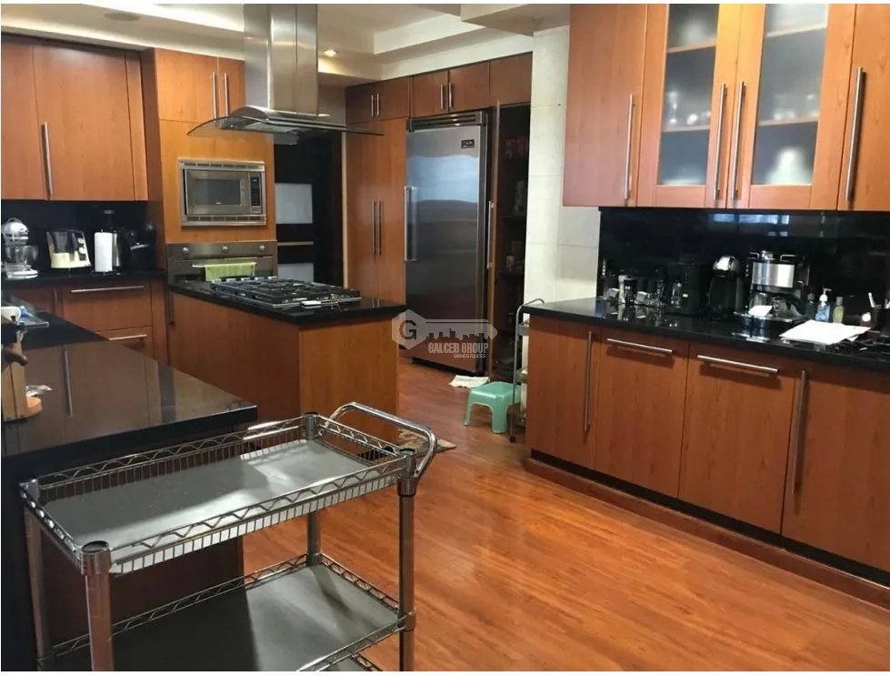 SE VENDE APARTAMENTO PH GOLDEN PALACE 354M 3 HABITACIONES 3 PARKING