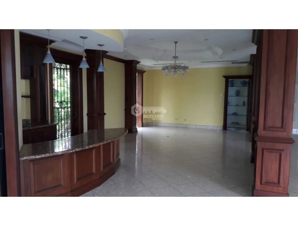SE VENDE CASA ALTOS DE BETANIA DE 400M CON 3 HABITACION DE 2 NIVELES