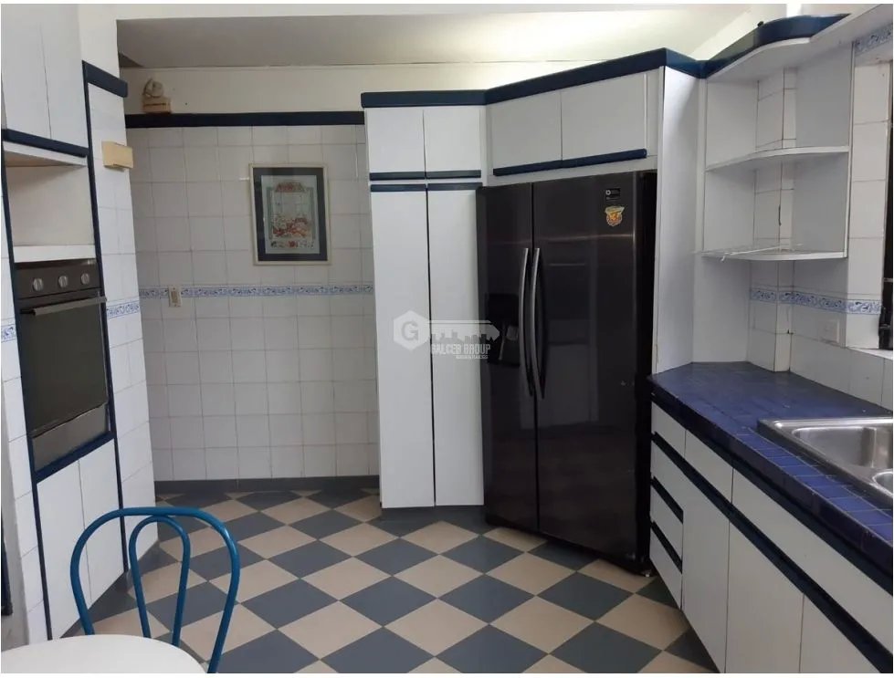 SE VENDE CASA ALTOS DE BETANIA DE 400M CON 3 HABITACION DE 2 NIVELES