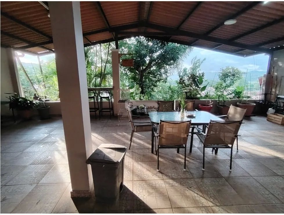 BRISAS DEL GOLF / 250M / 3 HABITACION / 2 PARKING / TERRAZAS / JARDIN