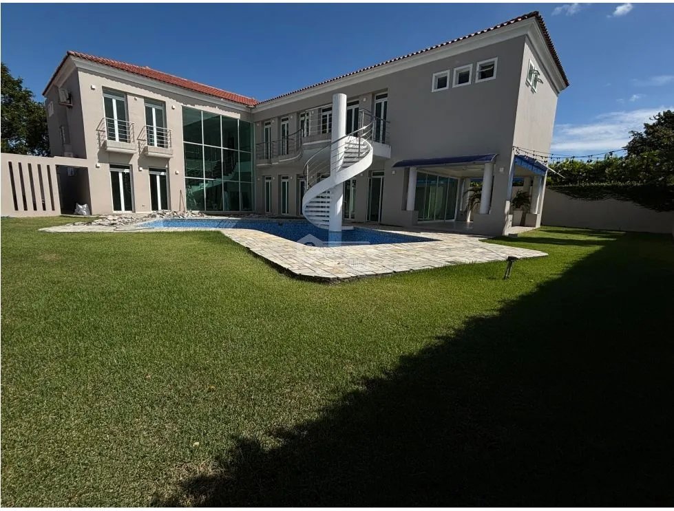 COSTA DEL ESTE / LAS MAGNOLIAS / 830M / 4 HABITACION / PATIO / PISCINA