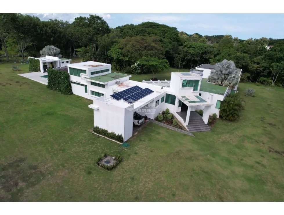 COCLE / SANTA CLARA / 11000M / 5 HABITACION / 6 BAÑOS / PISCINA / AG