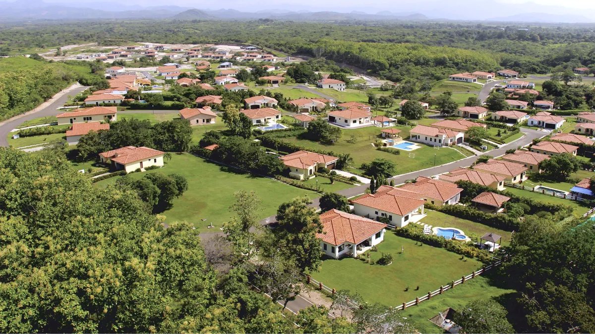 Venta de Casa de Campo y Playa en Hacienda Pacífica, San Carlos