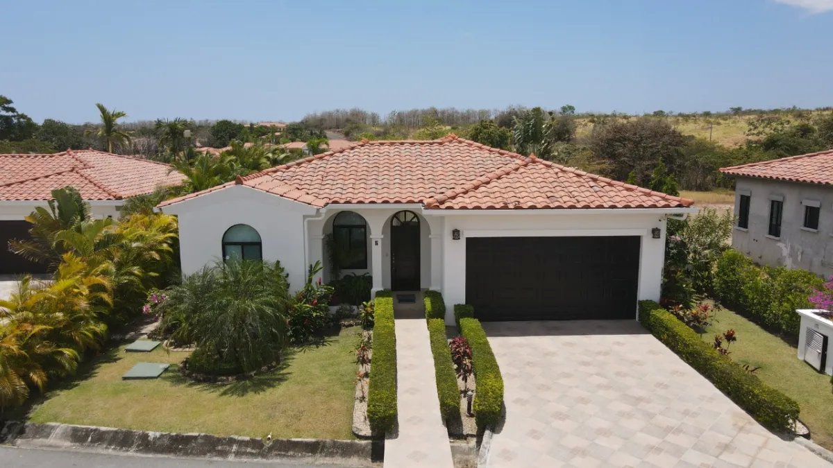 Venta de Casa de Campo y Playa en Hacienda Pacífica, San Carlos