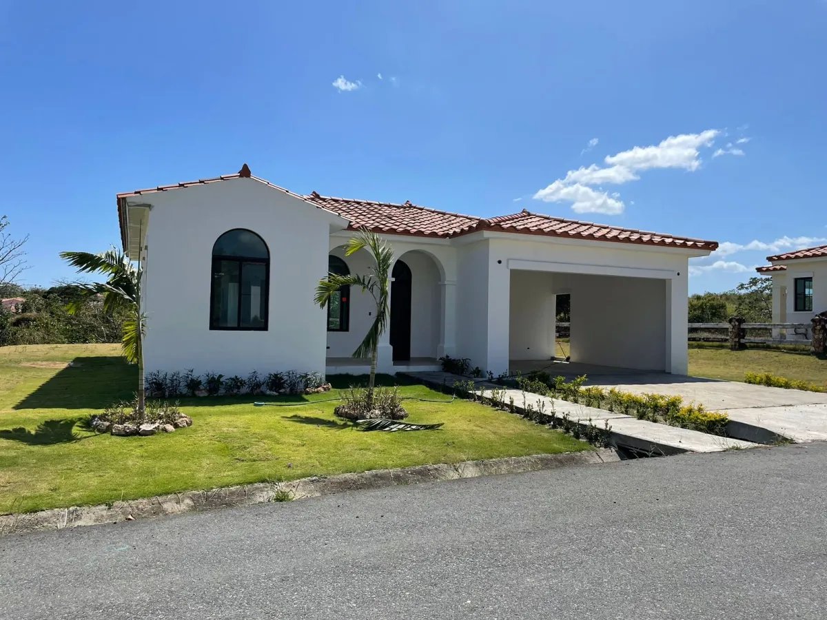 Venta de Casa de Campo y Playa en Hacienda Pacífica, San Carlos