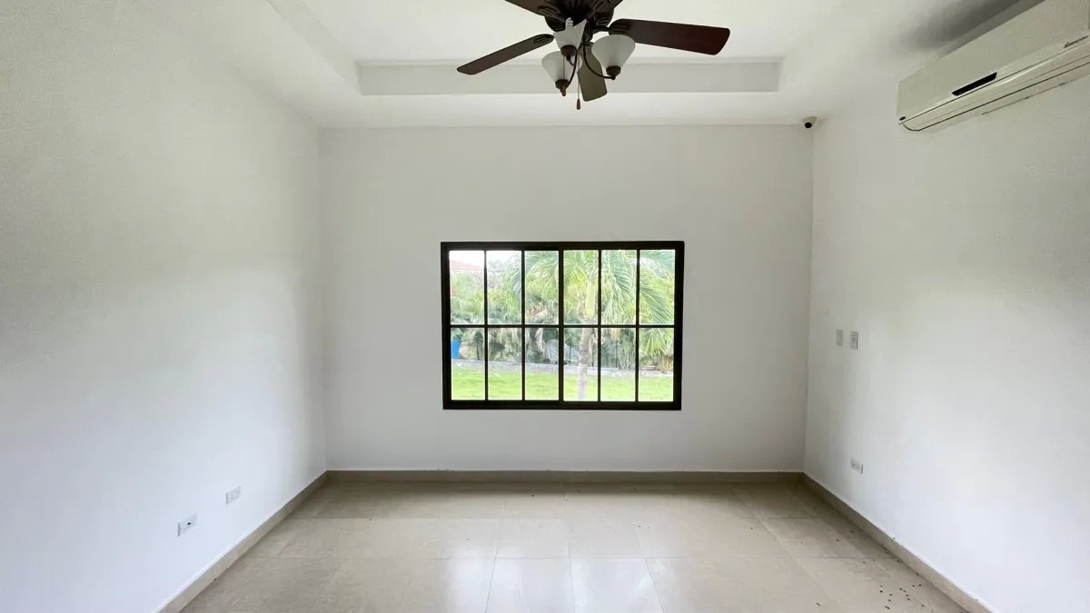 Venta de Casa de Campo y Playa en Hacienda Pacífica, San Carlos