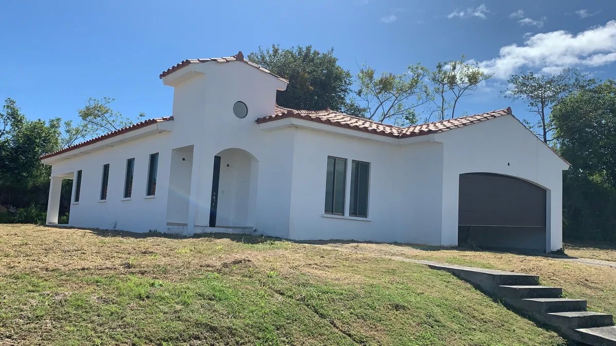 Venta de Casa de Campo y Playa en Hacienda Pacífica, San Carlos